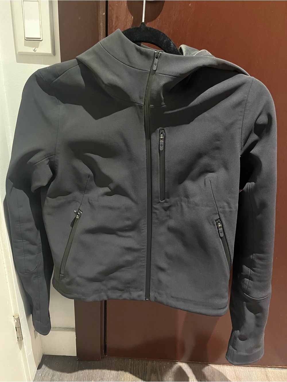 Women’s lululemon Black Hooded Softshell Jacket - size 2